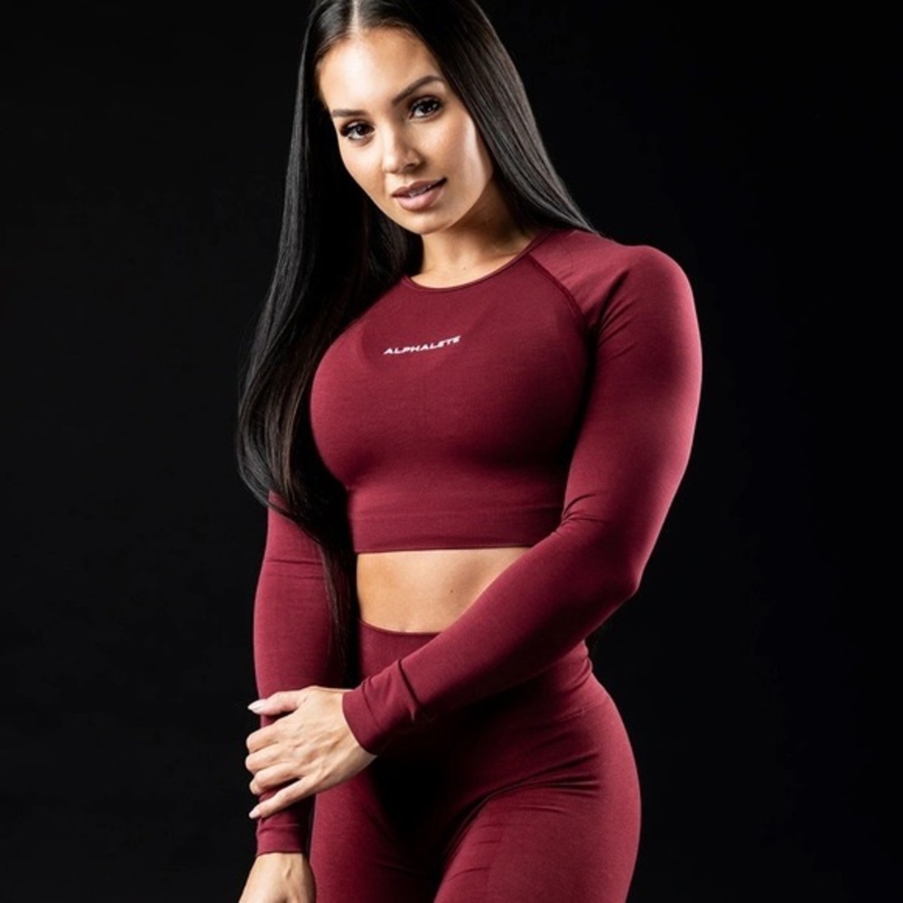 Alphalete Amplify Long Sleeve Crop